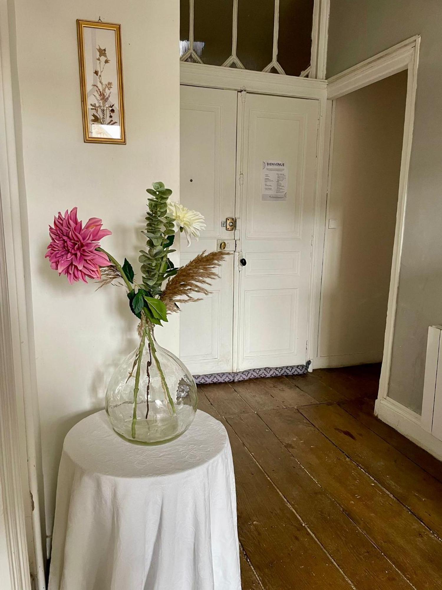 La Villa Louana 2 Appartement 100 M2 Charme De L Ancien En Coeur De Ville 오뷔송 외부 사진